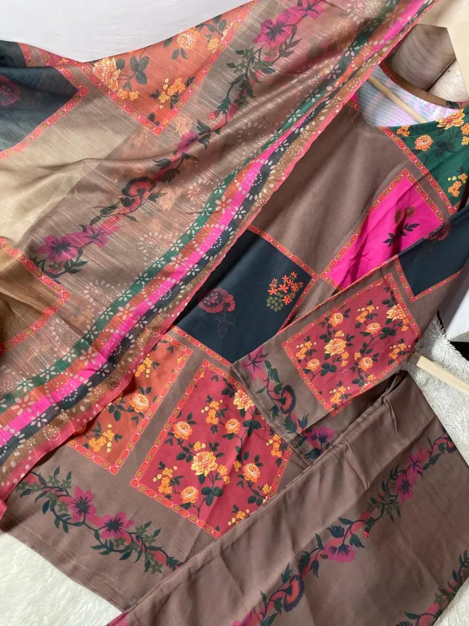 Doria Lawn 3Pc Suit – Brown & Pink Embroidered Unstitched Set (2.5m + 2m + 2.5m)